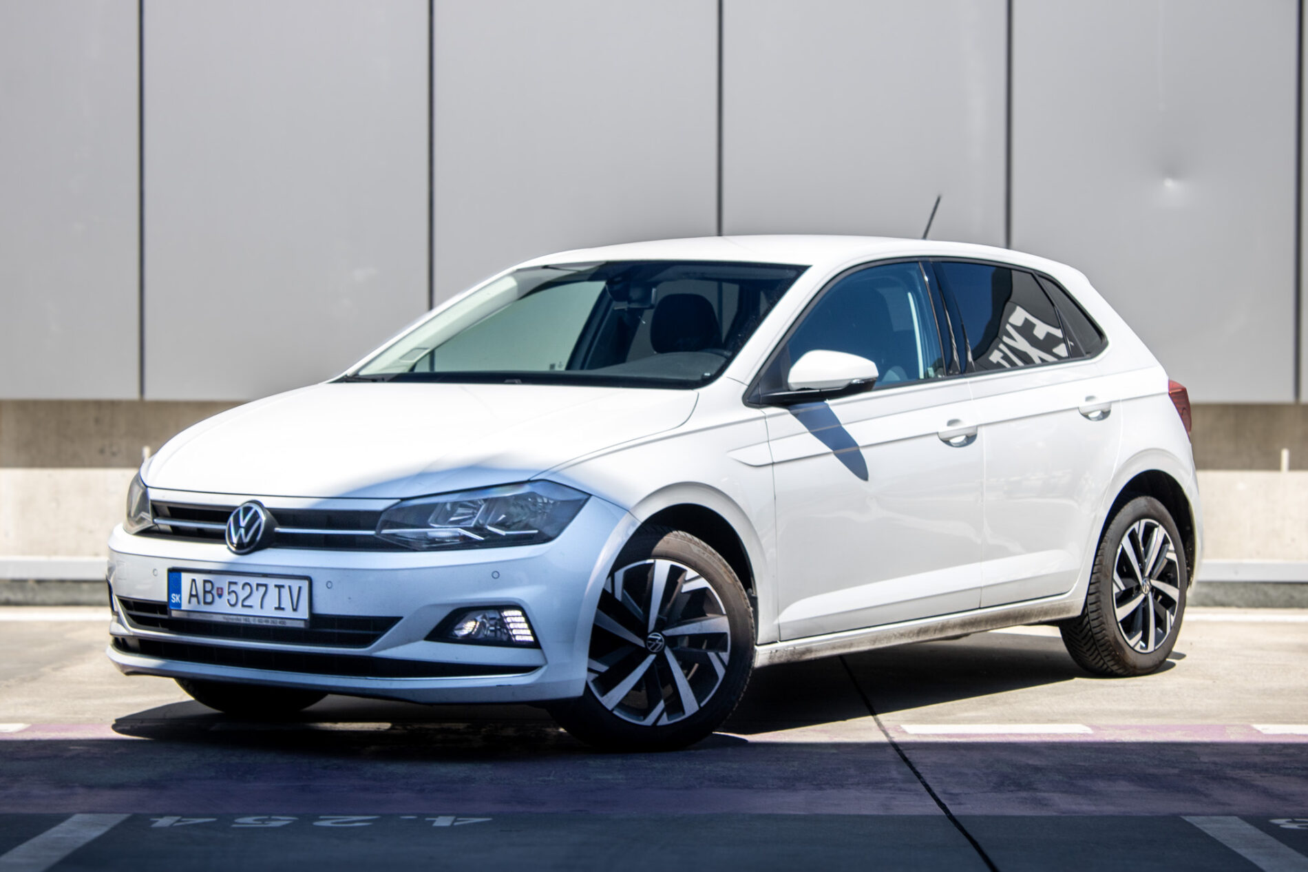 Volkswagen Polo Highline MT/6 66kW CNG 2020 / AJ NA SPLÁTKY / PROTIÚČET