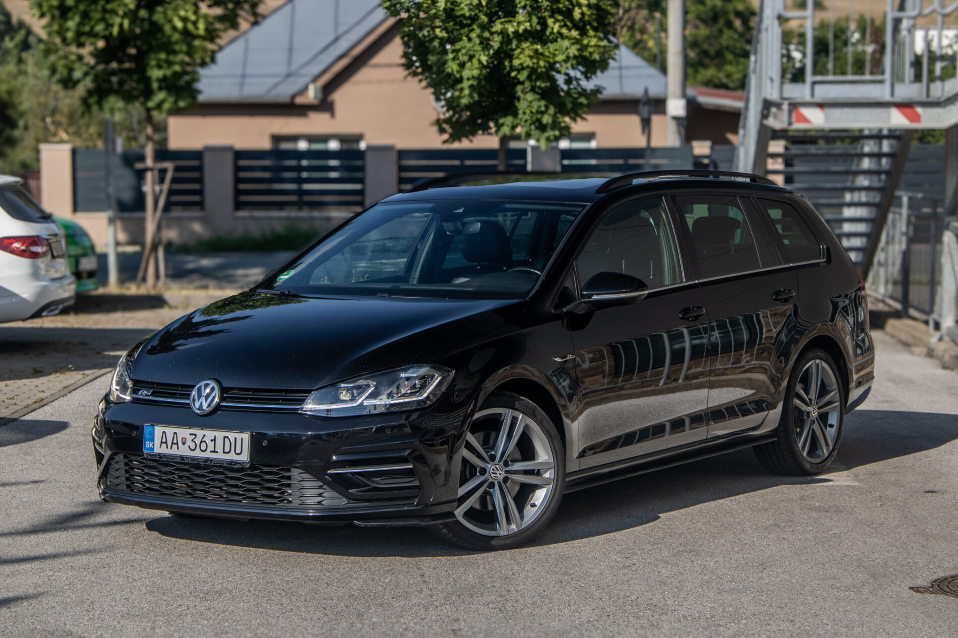 Volkswagen Golf Variant 2.0 TDI R-Line AT/7 110kW 2019 / AJ NA SPLÁTKY / PROTIÚČET