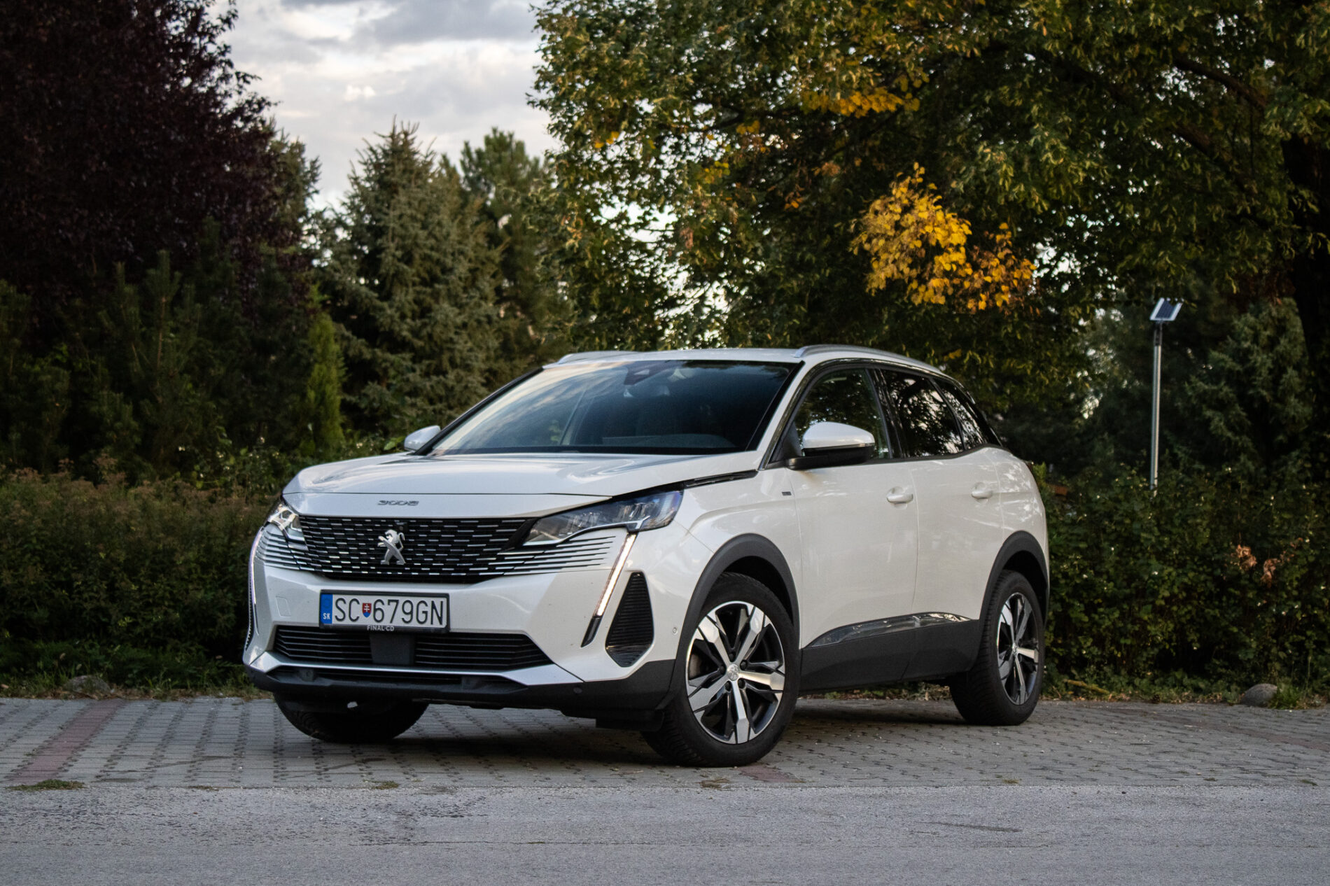 Peugeot 3008 1.5 BlueHDi Allure Pack A/T, 96kW (2020) / AJ NA SPLÁTKY / PROTIÚČET /