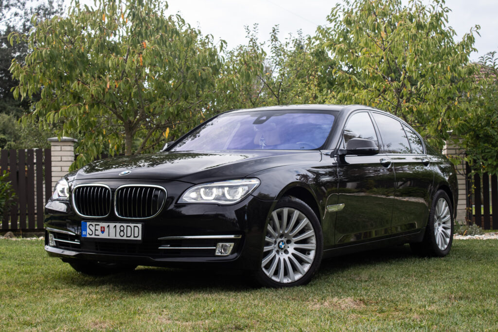 BMW Rad 7 740d xDrive A/T, 230 kW (2014) / AJ NA SPLÁTKY / PROTIÚČET /