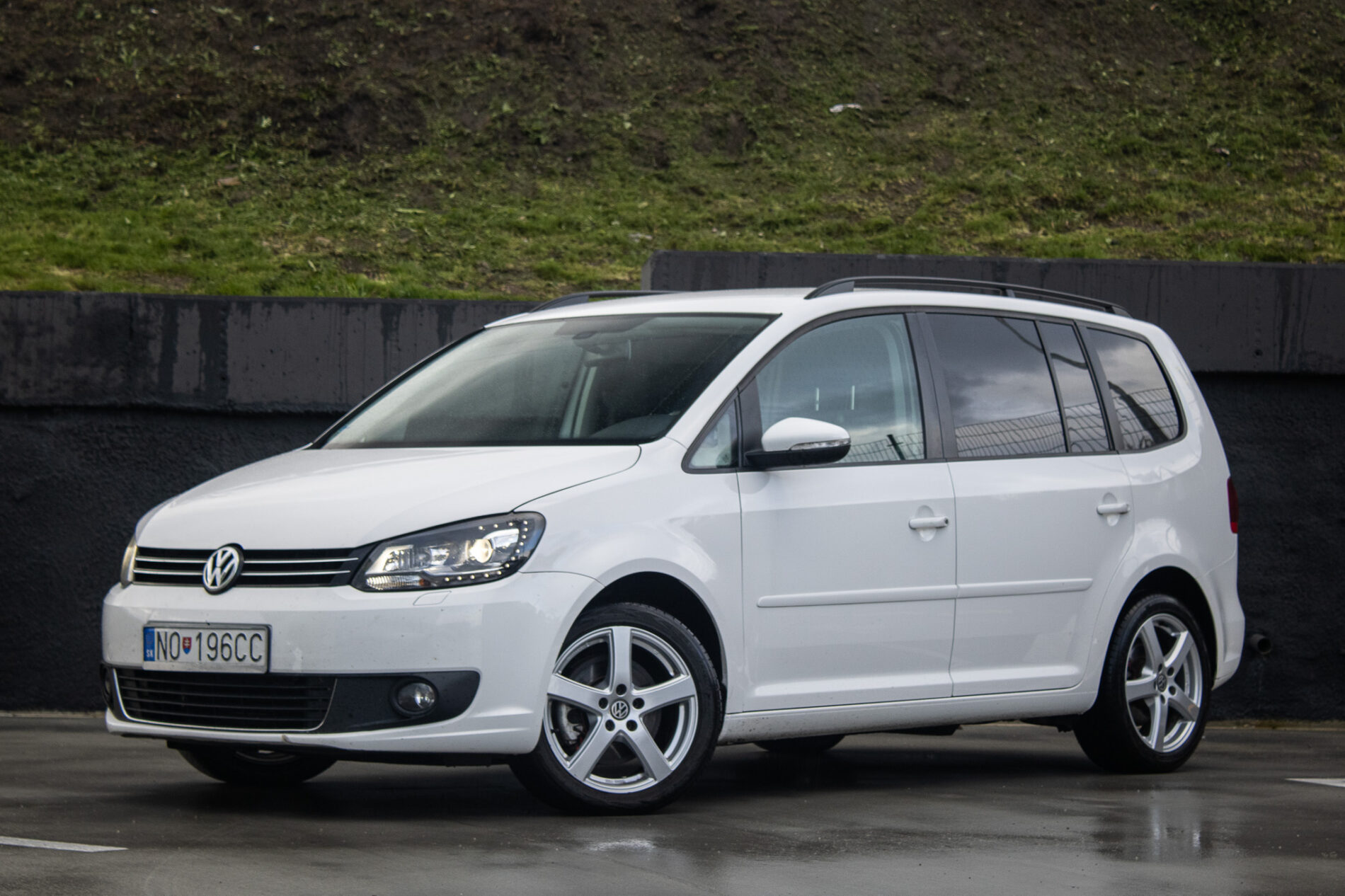 Volkswagen Touran 2.0 TDI DSG, 103kW (2012) / AJ NA SPLÁTKY / PROTIÚČET /