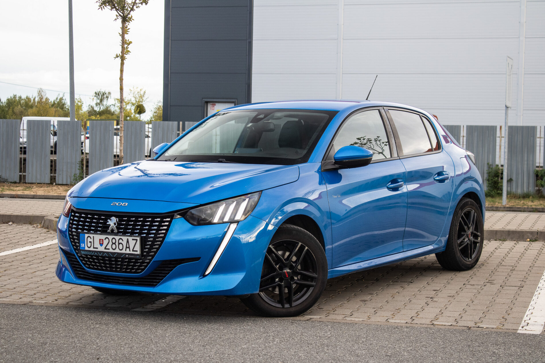 Peugeot 208 1.2 PureTech, 74kW (2020) / AJ NA SPLÁTKY / PROTIÚČET /