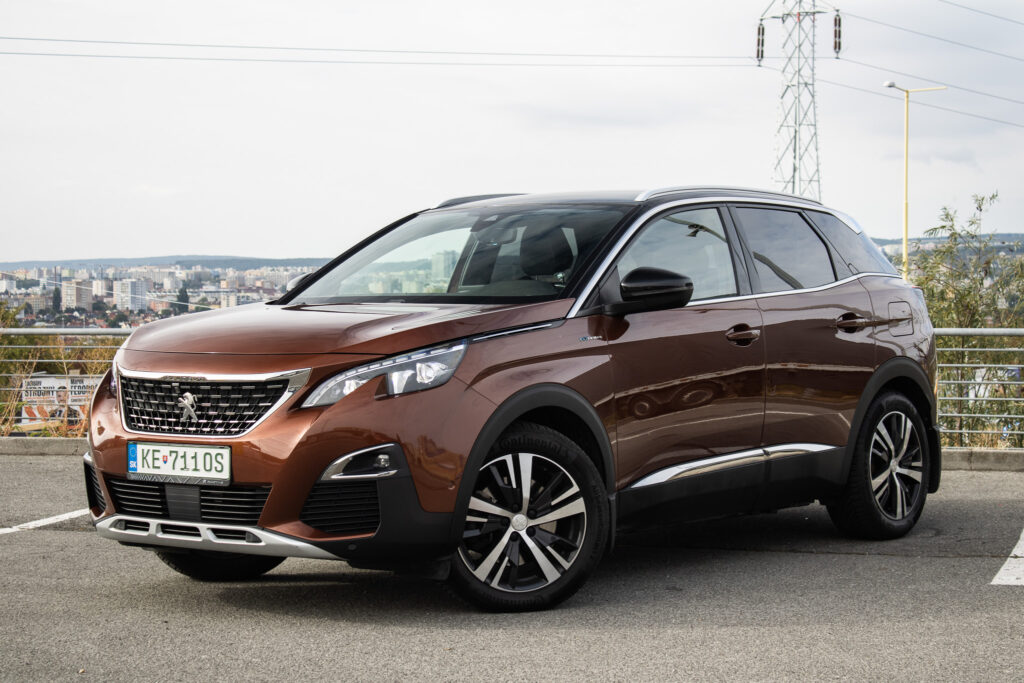 Peugeot 3008 1.6 Hybrid4 4x4 e-EAT8, 221kW (2020) / AJ NA SPLÁTKY / PROTIÚČET /
