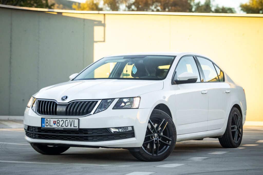 Škoda Octavia 2.0 TSI Ambition DSG, 140kW, A7 / AJ NA SPLÁTKY / PROTIÚČET /