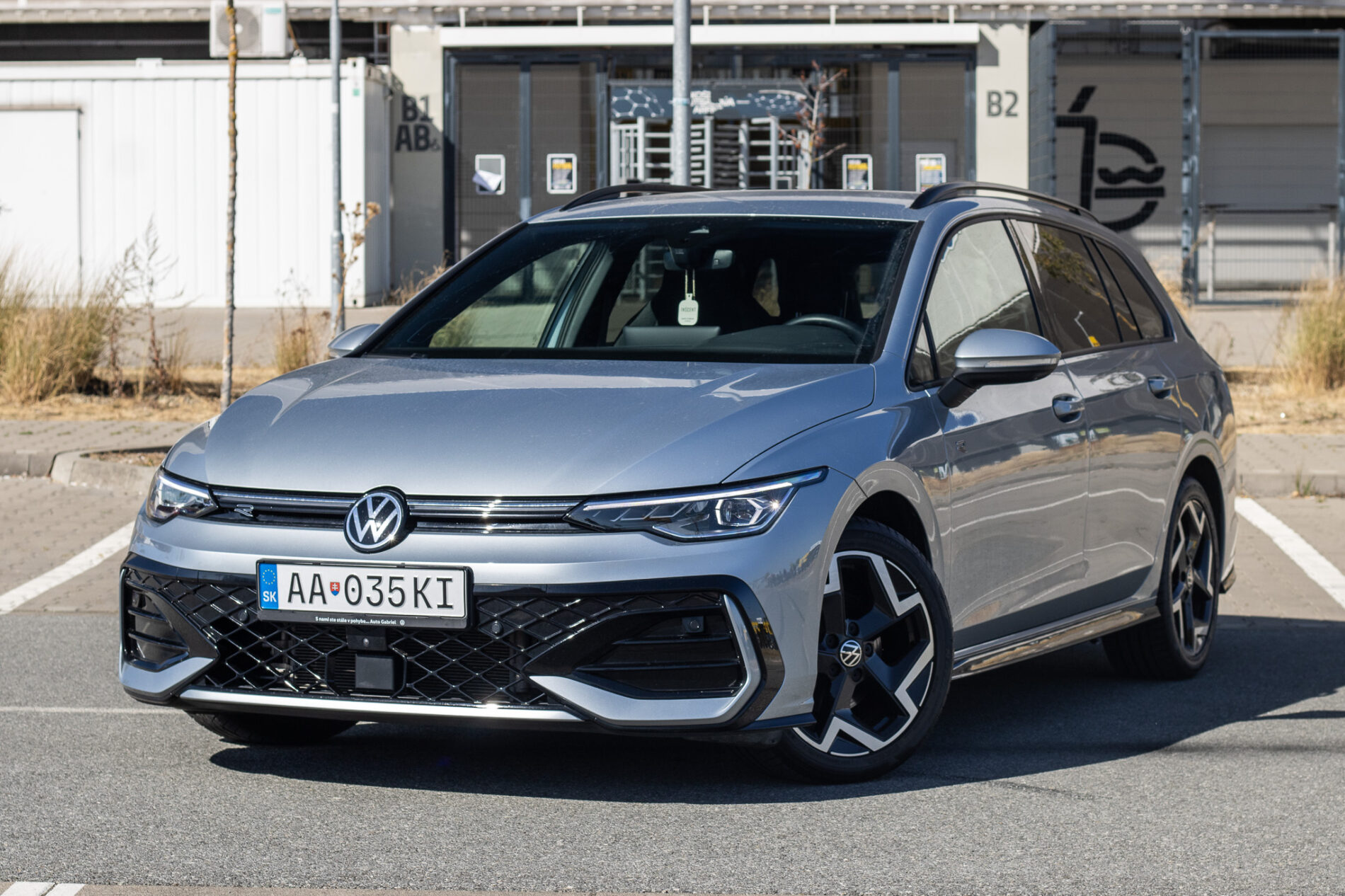 Volkswagen Golf Variant 1.5 eTSI R-Line DSG, 110 kW (2024) / AJ NA SPLÁTKY / PROTIÚČET /