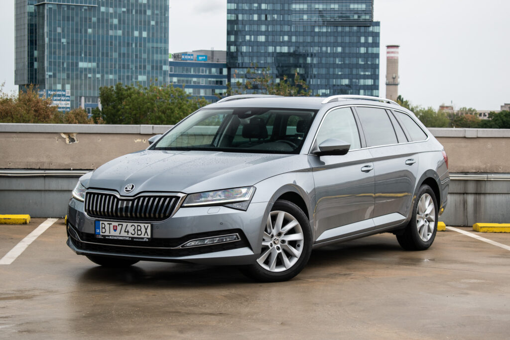 Škoda Superb Combi 2.0 TDI 4x4 DSG, 147kW (2021) / AJ NA SPLÁTKY / PROTIÚČET /