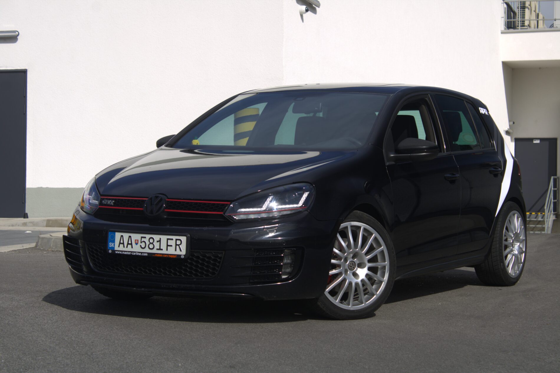 Volkswagen Golf 2.0 TFSI GTI DSG / 155kW / A6 / AJ NA SPLÁTKY / PROTIÚČET