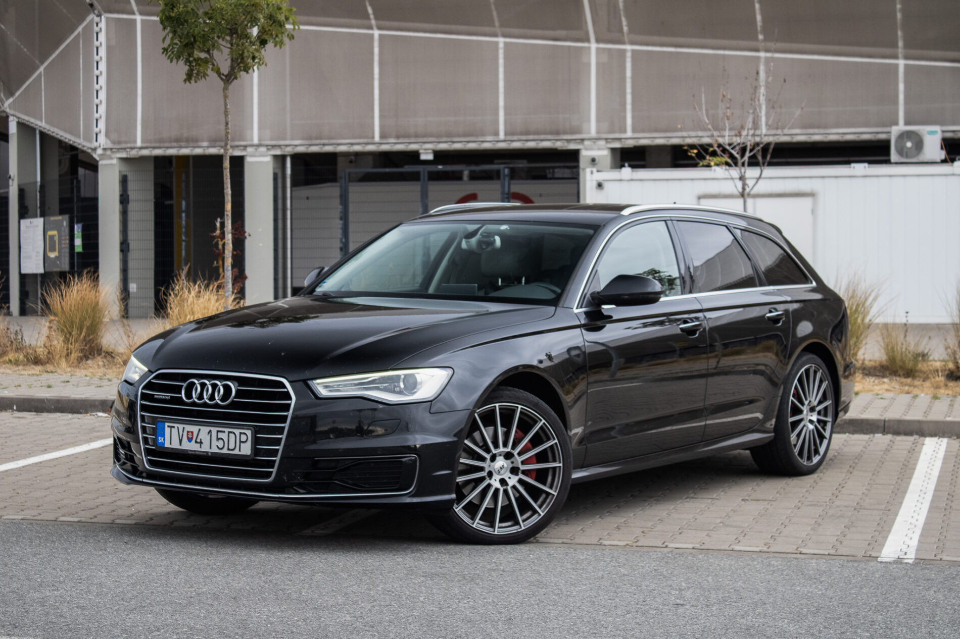 Audi A6 Avant 3.0 TDI quattro S tronic, 160kW (2015) / AJ NA SPLÁTKY / PROTIÚČET /