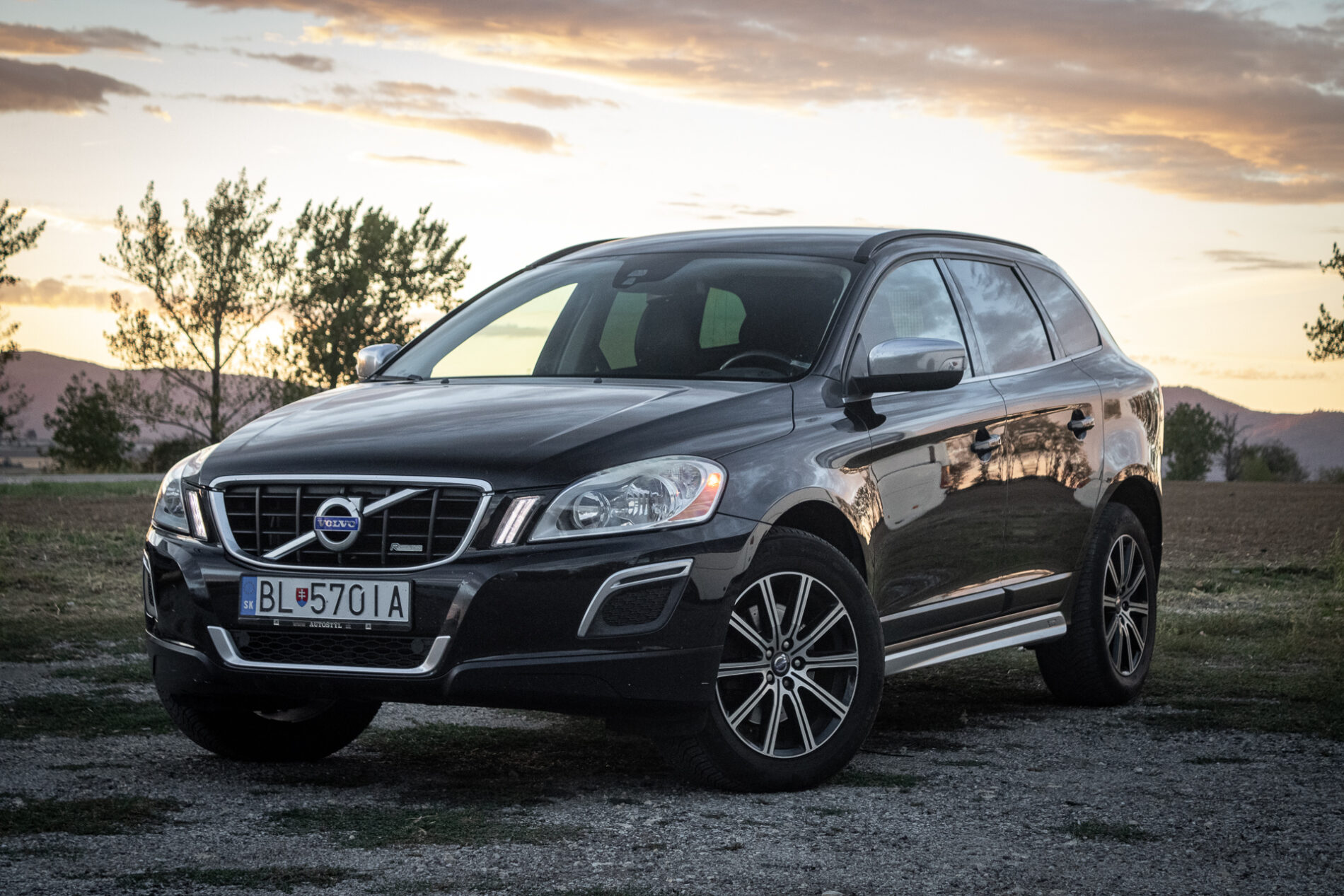 Volvo XC60 D5 AWD R-Design Geartronic, 158kW, A6 / AJ NA SPLÁTKY / PROTIÚČET /