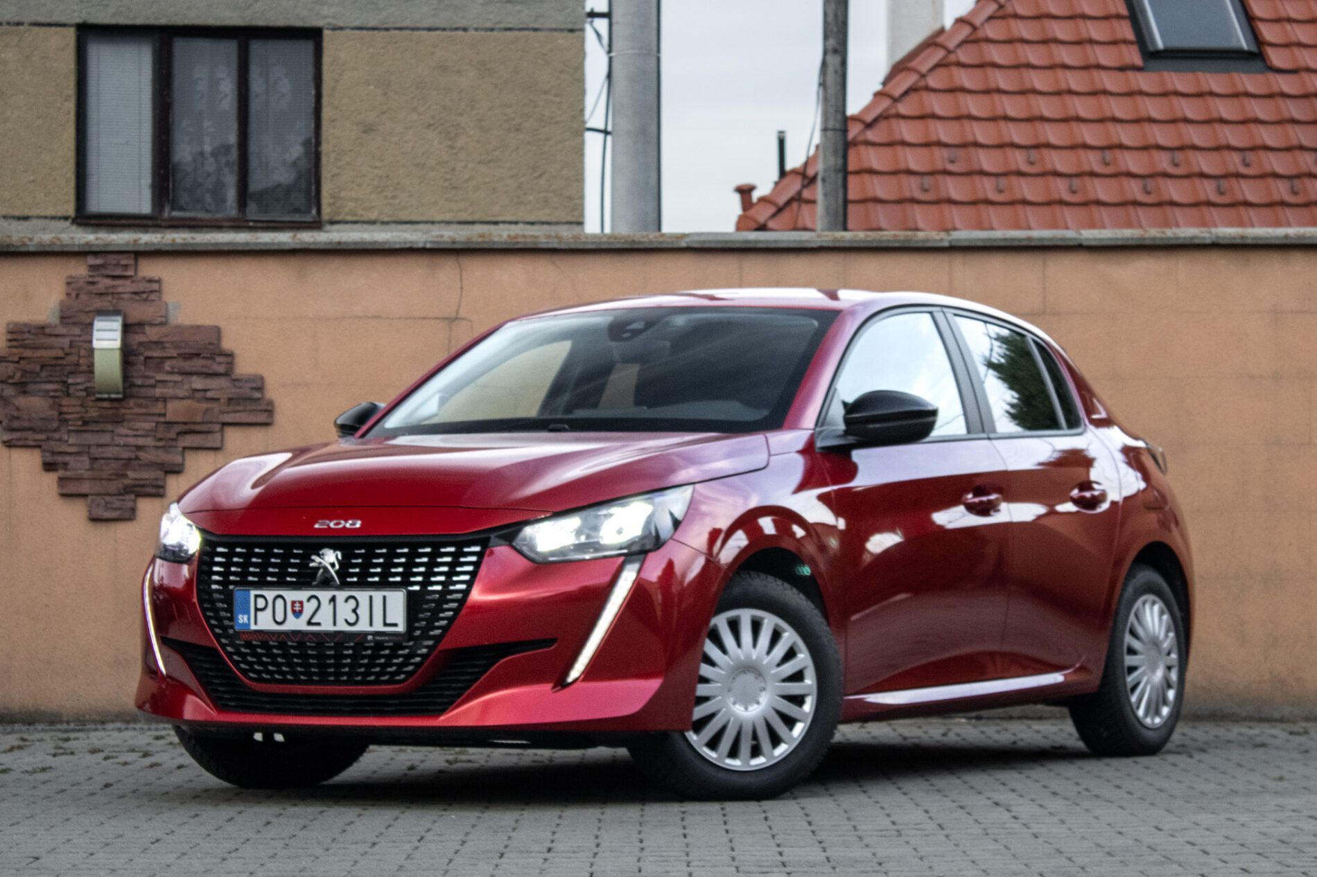 Peugeot 208 1.2 PureTech Active Pack / 55kW / M5 / ZÁRUKA / AJ NA SPLÁTKY / PROTIÚČET