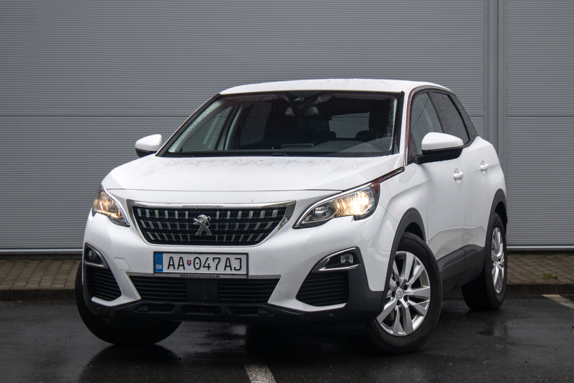 Peugeot 3008 1.2 PureTech Active LPG / 96kW / M6 / ZÁRUKA / AJ NA SPLÁTKY / PROTIÚČET
