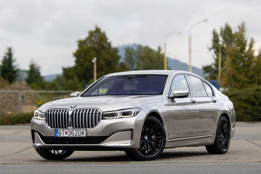 BMW Rad 7 730d mHEV xDrive G11 / 210kW / A8 / ZÁRUKA / AJ NA SPLÁTKY / PROTIÚČET