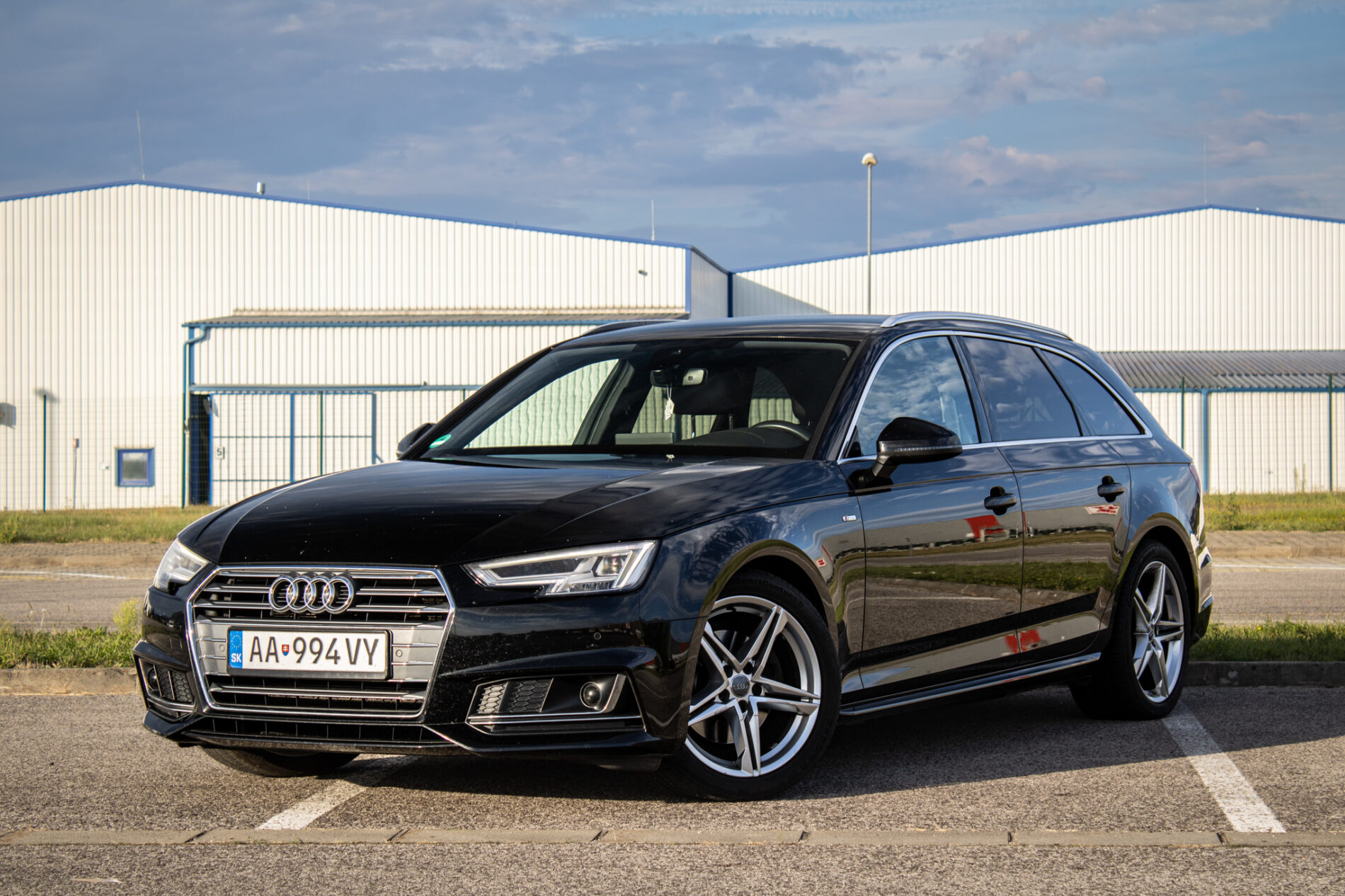 Audi A4 Avant 2.0 TDI S line S tronic, 110kW, A7 / AJ NA SPLÁTKY / PROTIÚČET /