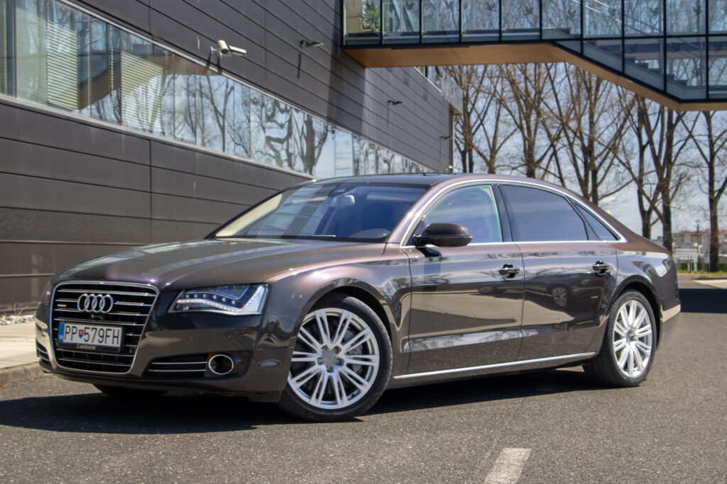 Audi A8 Long 4.0 TFSI V8 quattro tiptronic / 309kW / ZÁRUKA / AJ NA SPLÁTKY / PROTIÚČET