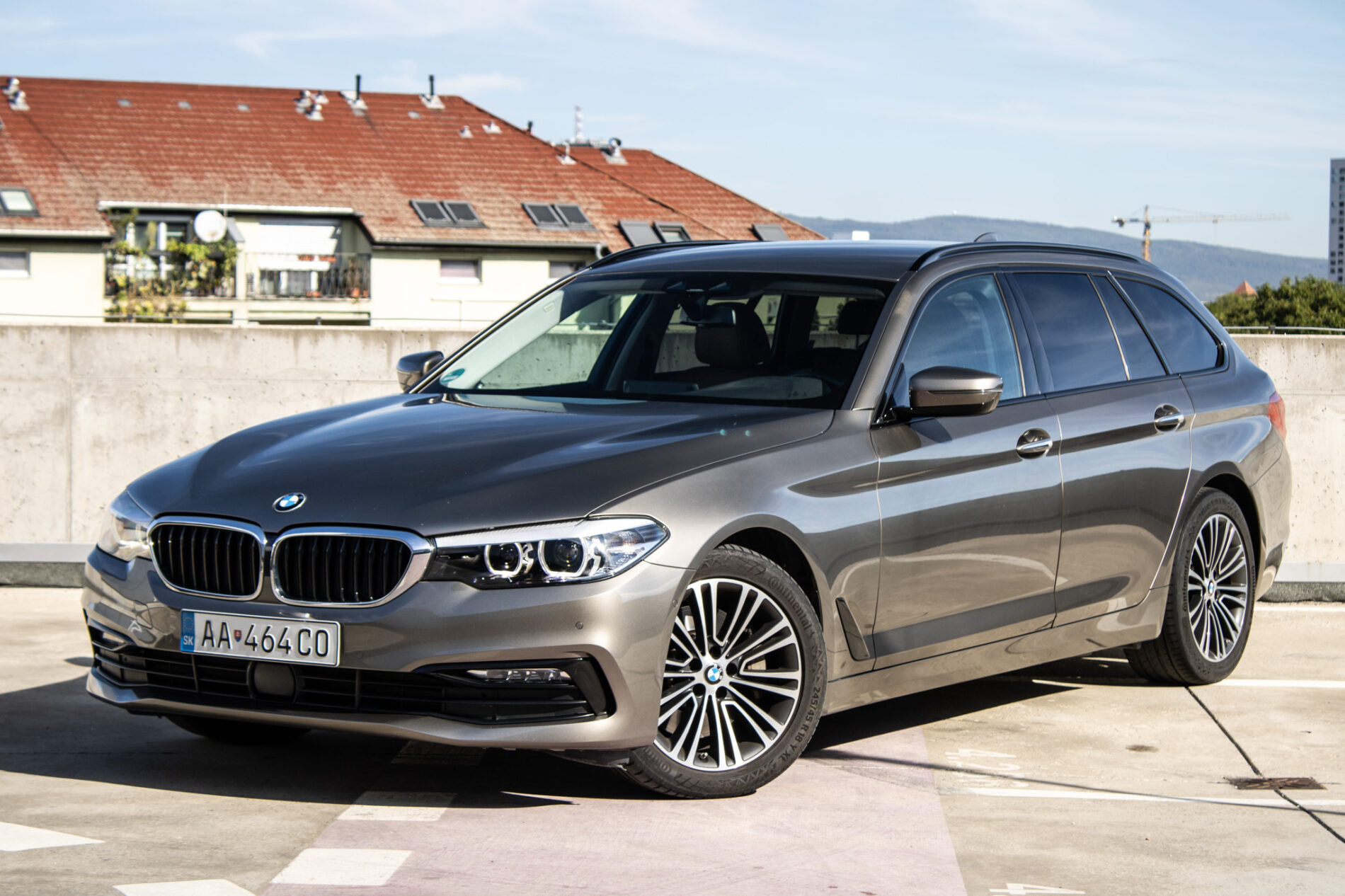 BMW Rad 5 Touring 530d Sport Line xDrive 195kW AT/8 / AJ NA SPLÁTKY / PROTIÚČET
