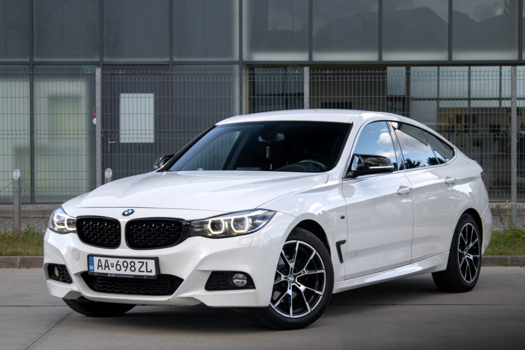 BMW Rad 3 GT F34 320d xDrive M Sport / 140kW / A8 / ZÁRUKA / AJ NA SPLÁTKY / PROTIÚČET