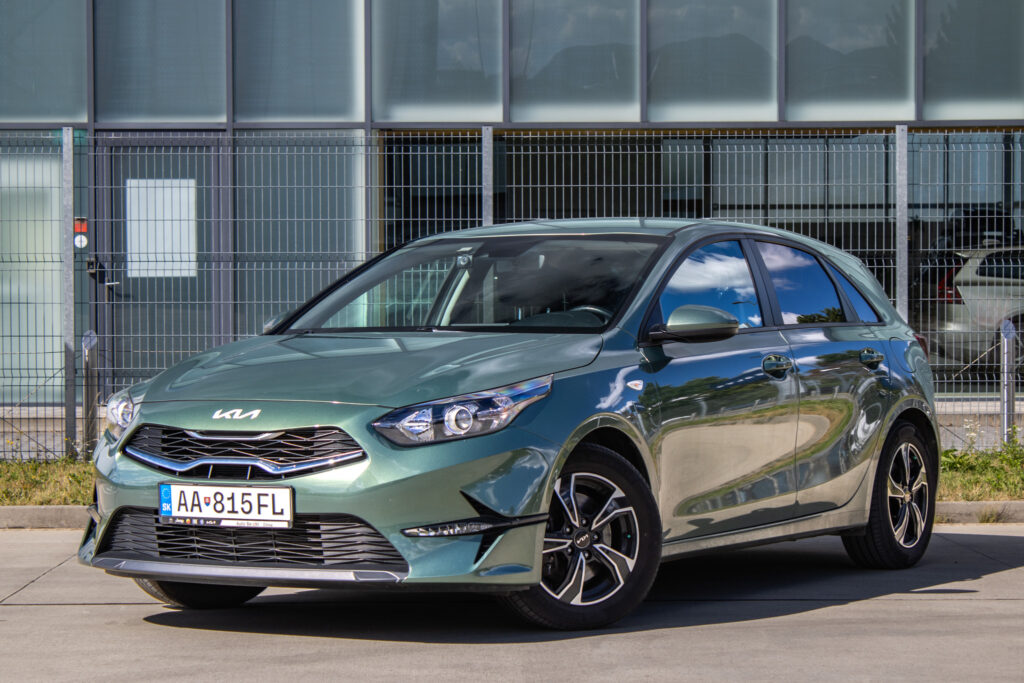 Kia Ceed 1.5 T-GDi Silver / 118kW / M6 / ZÁRUKA / AJ NA SPLÁTKY / PROTIÚČET