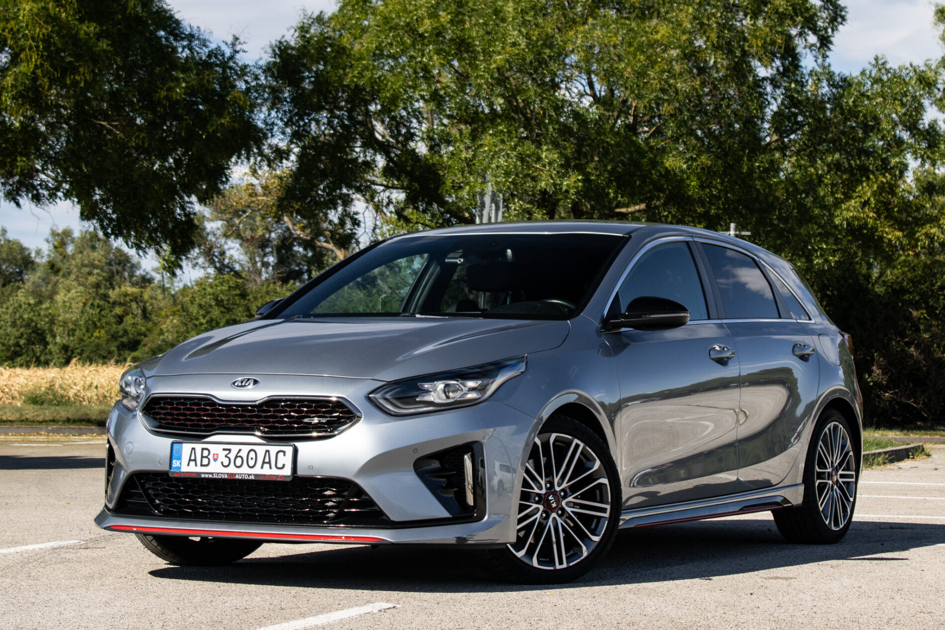 Kia Ceed 1.6 T-GDi GT / 150kW / M6 / ZÁRUKA / AJ NA SPLÁTKY / PROTIÚČET