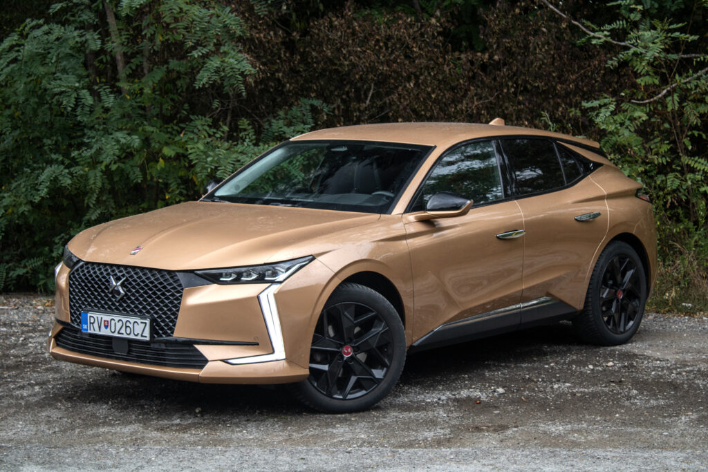 DS 4 1.2 PureTech Performance Line / 96kW / A8 / ZÁRUKA / AJ NA SPLÁTKY / PROTIÚČET