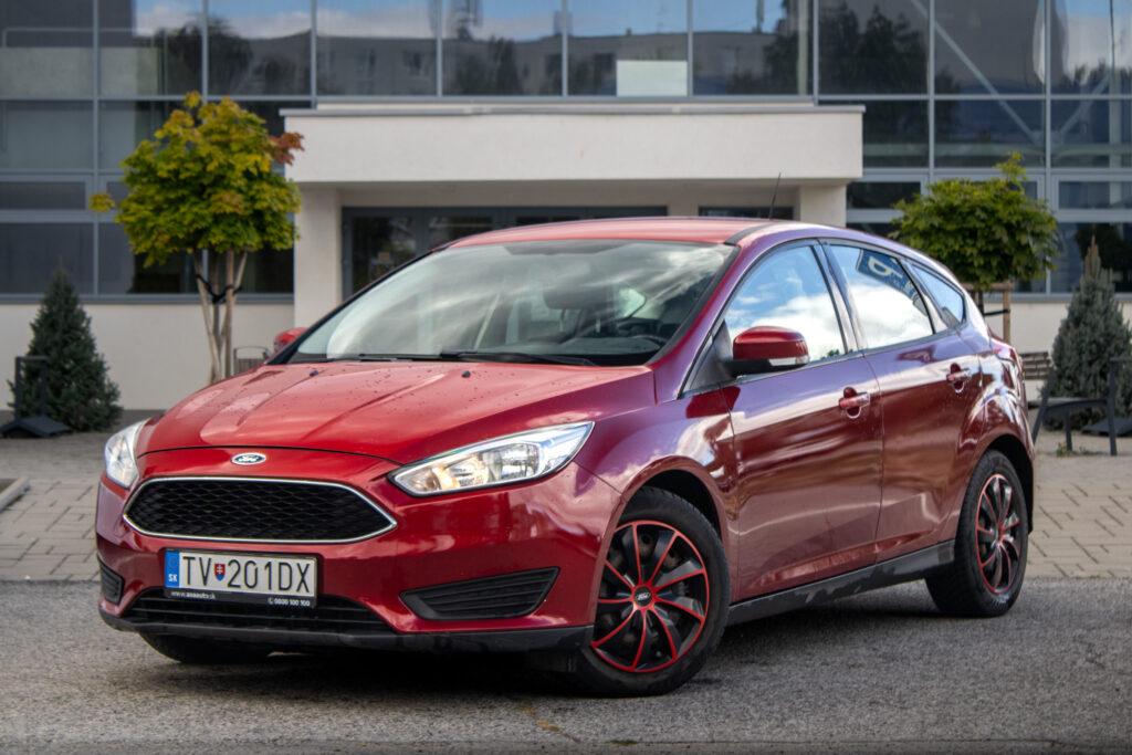 Ford Focus 1.0 EcoBoost Trend / 74kW / M5 / ZÁRUKA / AJ NA SPLÁTKY / PROTIÚČET