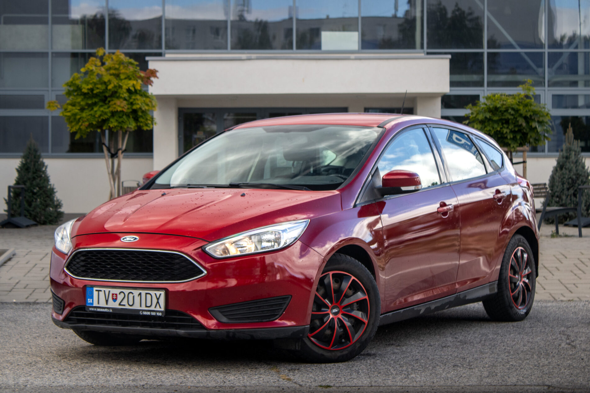 Ford Focus 1.0 EcoBoost Trend / 74kW / M5 / ZÁRUKA / AJ NA SPLÁTKY / PROTIÚČET