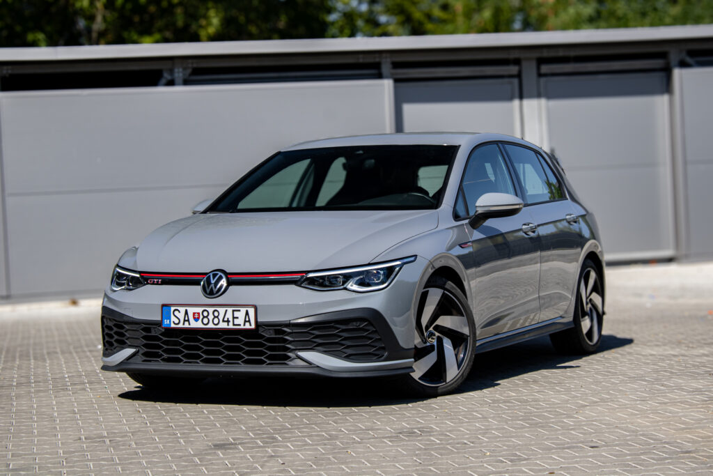 Volkswagen Golf 2.0 TSI 300k GTI Clubsport DSG, 221 kW, A7 / AJ NA SPLÁTKY / PROTIÚČET /