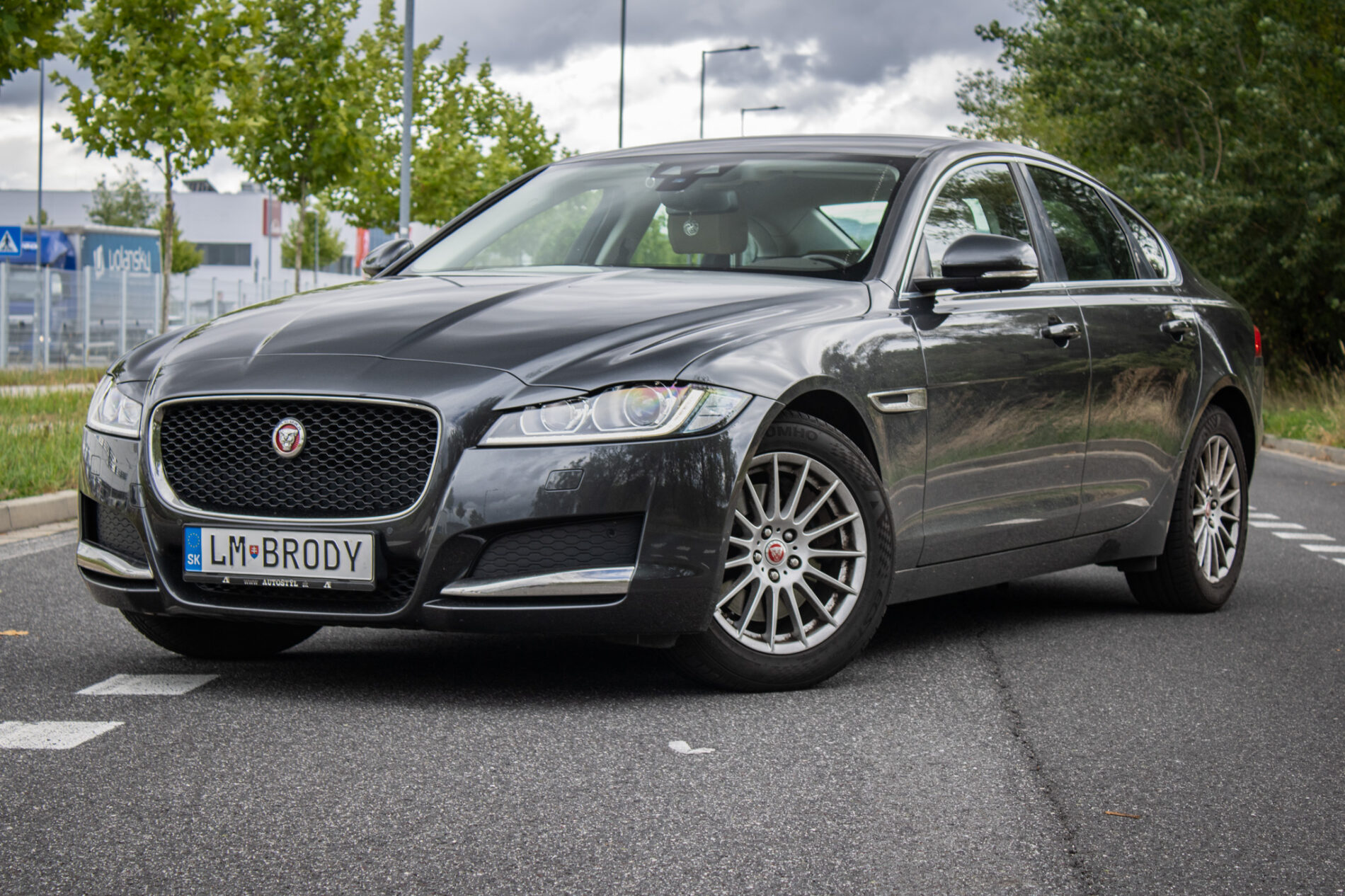 Jaguar XF 2.0 D l4 RWD Auto, 120kW, A8 / AJ NA SPLÁTKY / PROTIÚČET /