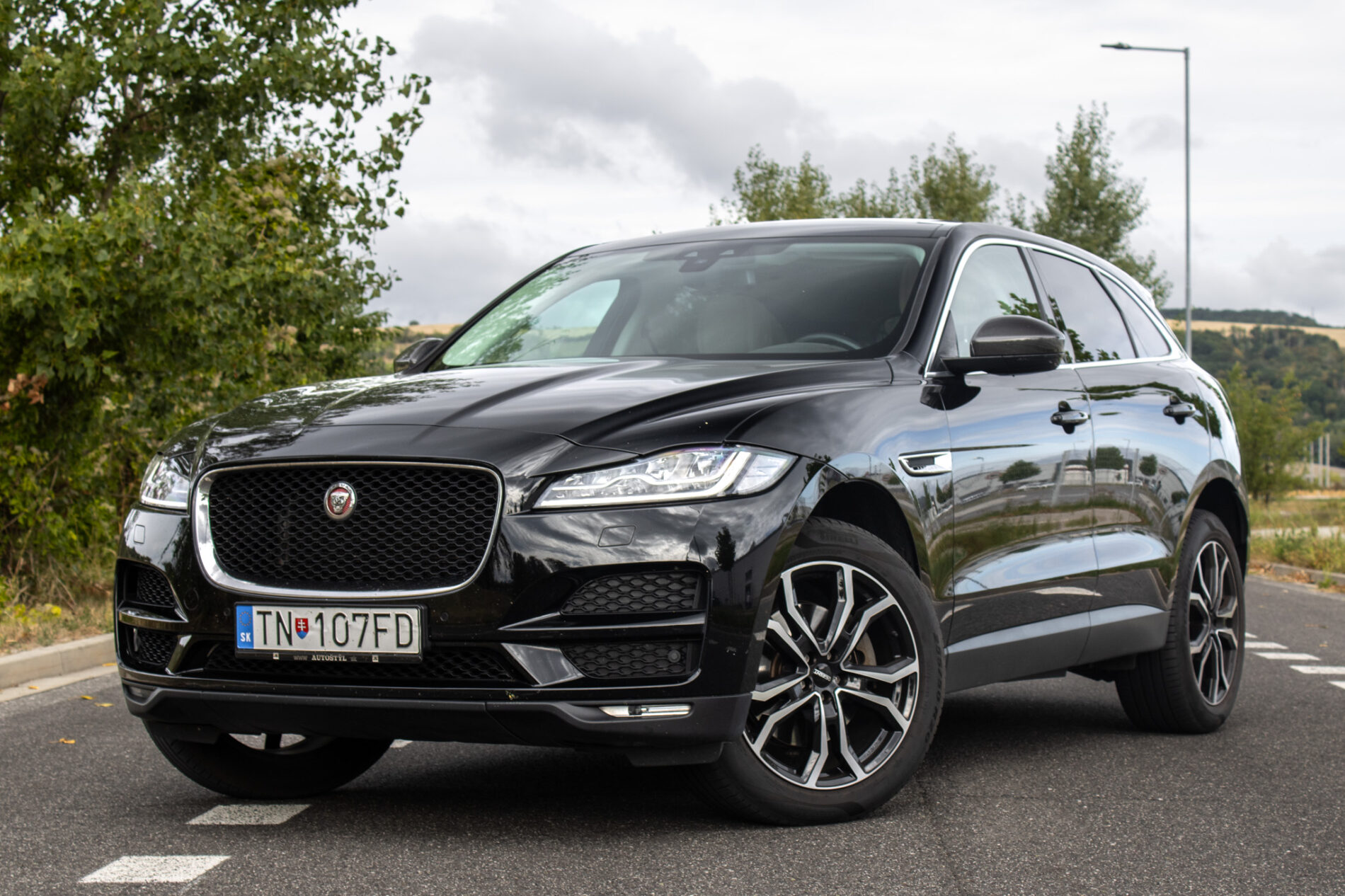 Jaguar F-Pace 3.0 TDV6 AWD / 221kW / A8 / ZÁRUKA / AJ NA SPLÁTKY / PROTIÚČET