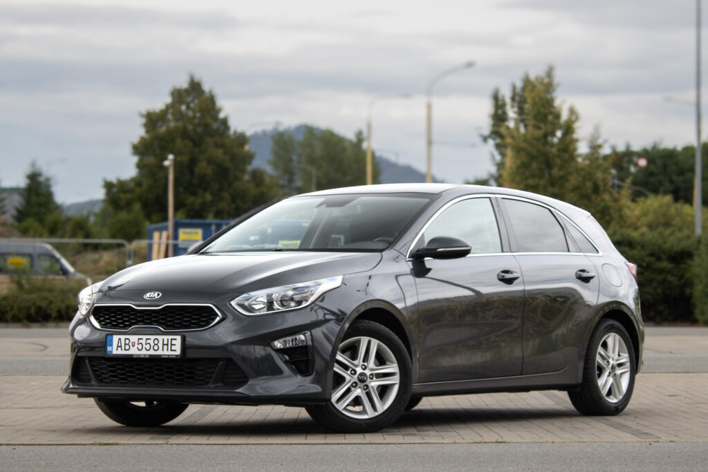 Kia Ceed 1.4 MPI Gold / 73kW / M6 / ZÁRUKA / AJ NA SPLÁTKY / PROTIÚČET