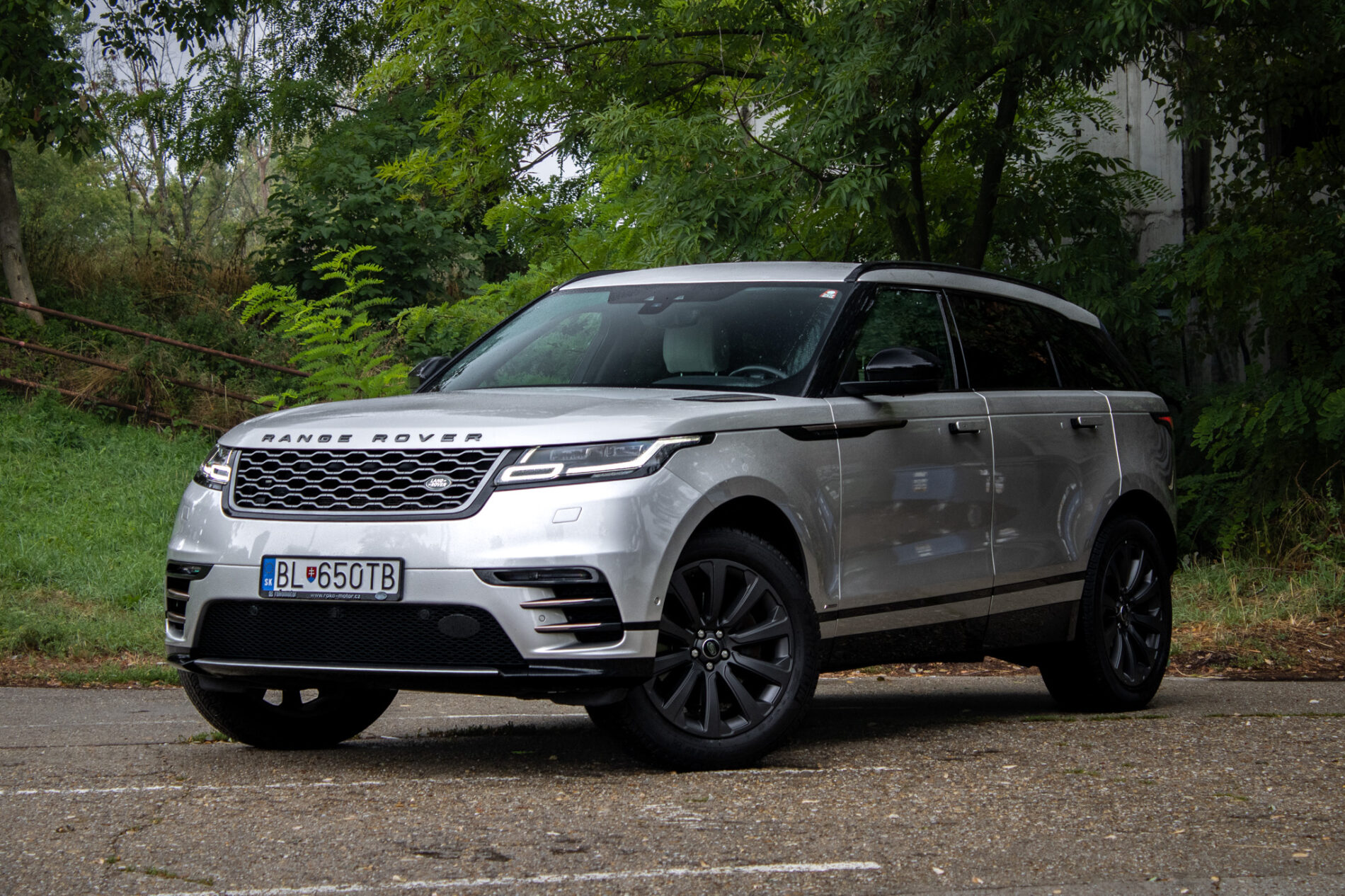 Land Rover Range Rover Velar 3.0D V6 SD6 300k R-Dynamic AWD A/T, 221 kW, A8 / AJ NA SPLÁTKY / PROTIÚČET /