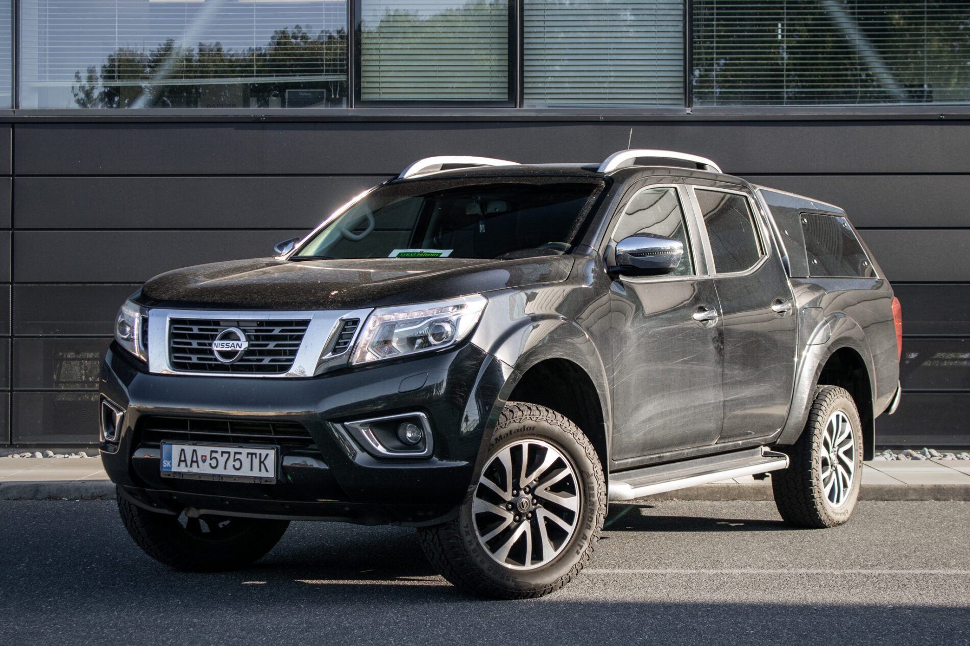 Nissan Navara NP300 dCi 190 N-Connecta / 140kW / M6 / ZÁRUKA / AJ NA SPLÁTKY / PROTIÚČET