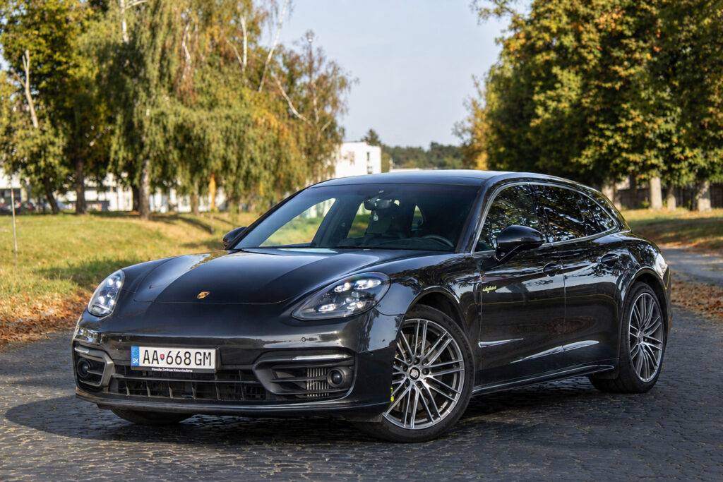 Porsche Panamera Sport Turismo 4S E-Hybrid 2.9 V6 PDK 4x4 / 412kW / A8 / ZÁRUKA / AJ NA SPLÁTKY / PROTIÚČET
