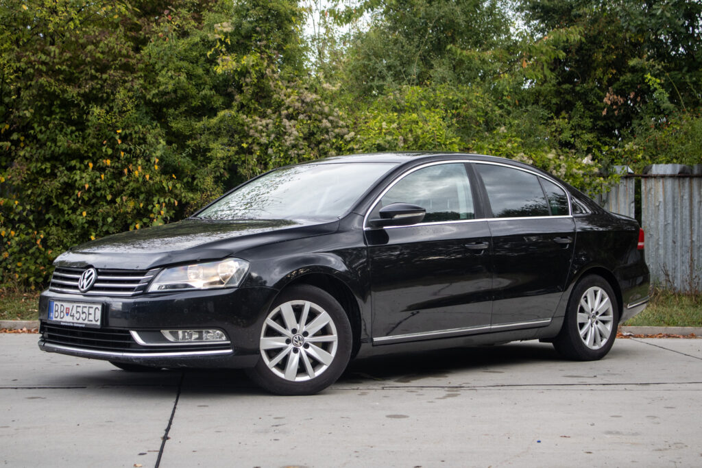 Volkswagen Passat 2.0 TDI Highline DSG / 103kW / A6 / AJ NA SPLÁTKY / PROTIÚČET