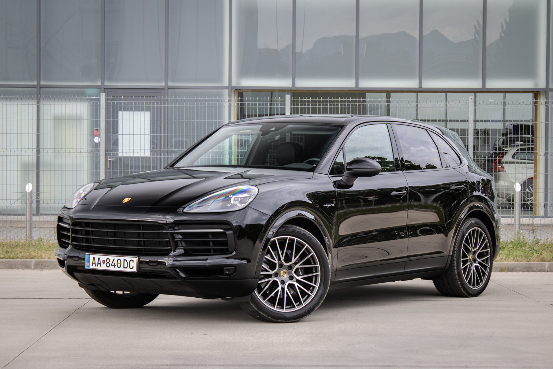 Porsche Cayenne E-Hybrid 4×4 A/T, 250kW, A8 / AJ NA SPLÁTKY / PROTIÚČET /