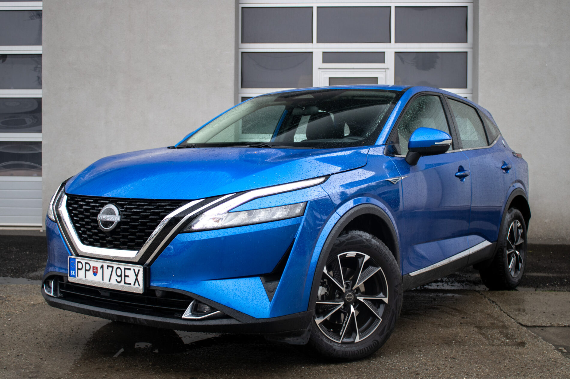 Nissan Qashqai 1.3 DIG-T / 103kW / M6 / ZÁRUKA / AJ NA SPLÁTKY / PROTIÚČET