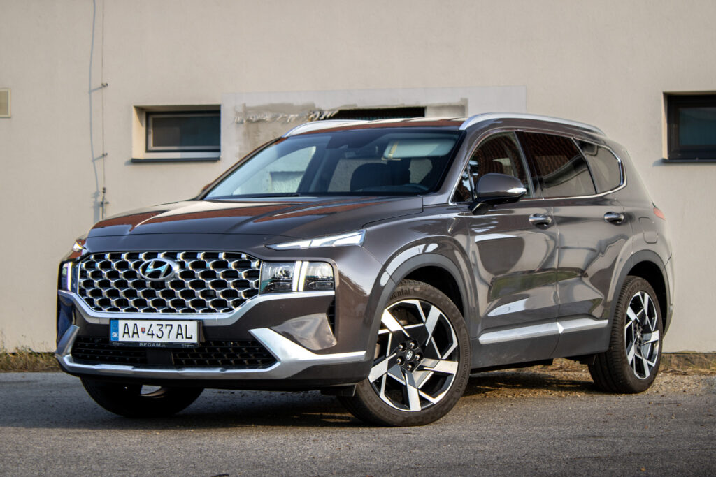 Hyundai Santa Fe 2.2 CRDi Premium 4x4 / 142kW / A8 / ZÁRUKA / AJ NA SPLÁTKY / PROTIÚČET