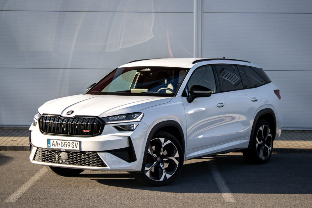 Škoda Kodiaq RS 2.0 TSI 4x4 DSG, 195 kW, A7 / AJ NA SPLÁTKY / PROTIÚČET /