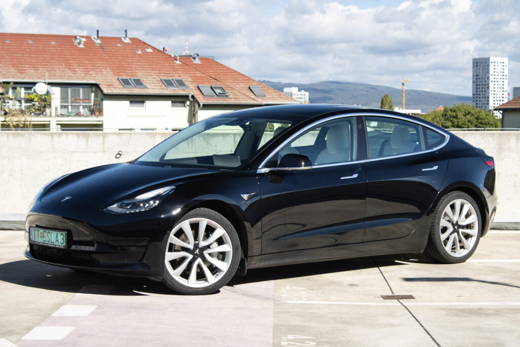 Tesla Model 3 Standard Range Plus 2020 239kW / AJ NA SPLÁTKY / PROTIÚČET
