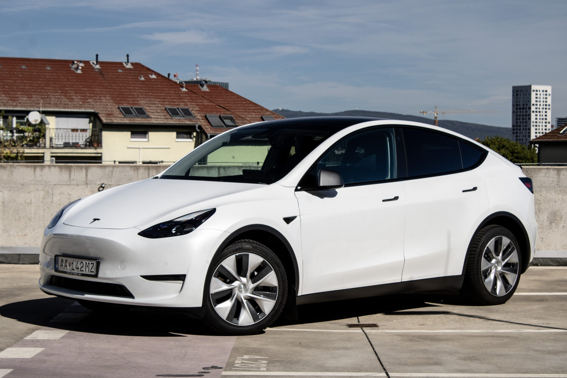 Tesla Model Y Long Range 378kW 2022 / AJ NA SPLÁTKY / PROTIÚČET
