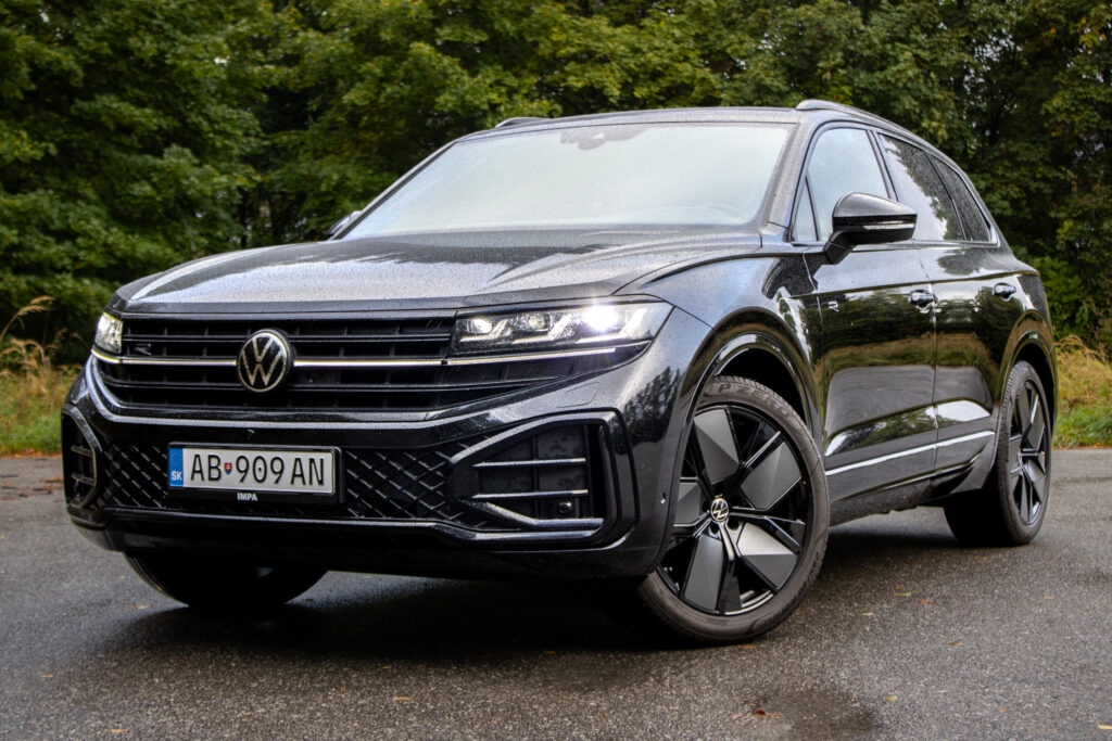 Volkswagen Touareg 3.0 V6 TDI R-Line 4Motion / 210kw / A8 / ZÁRUKA / AJ NA SPLÁTKY / PROTIÚČET