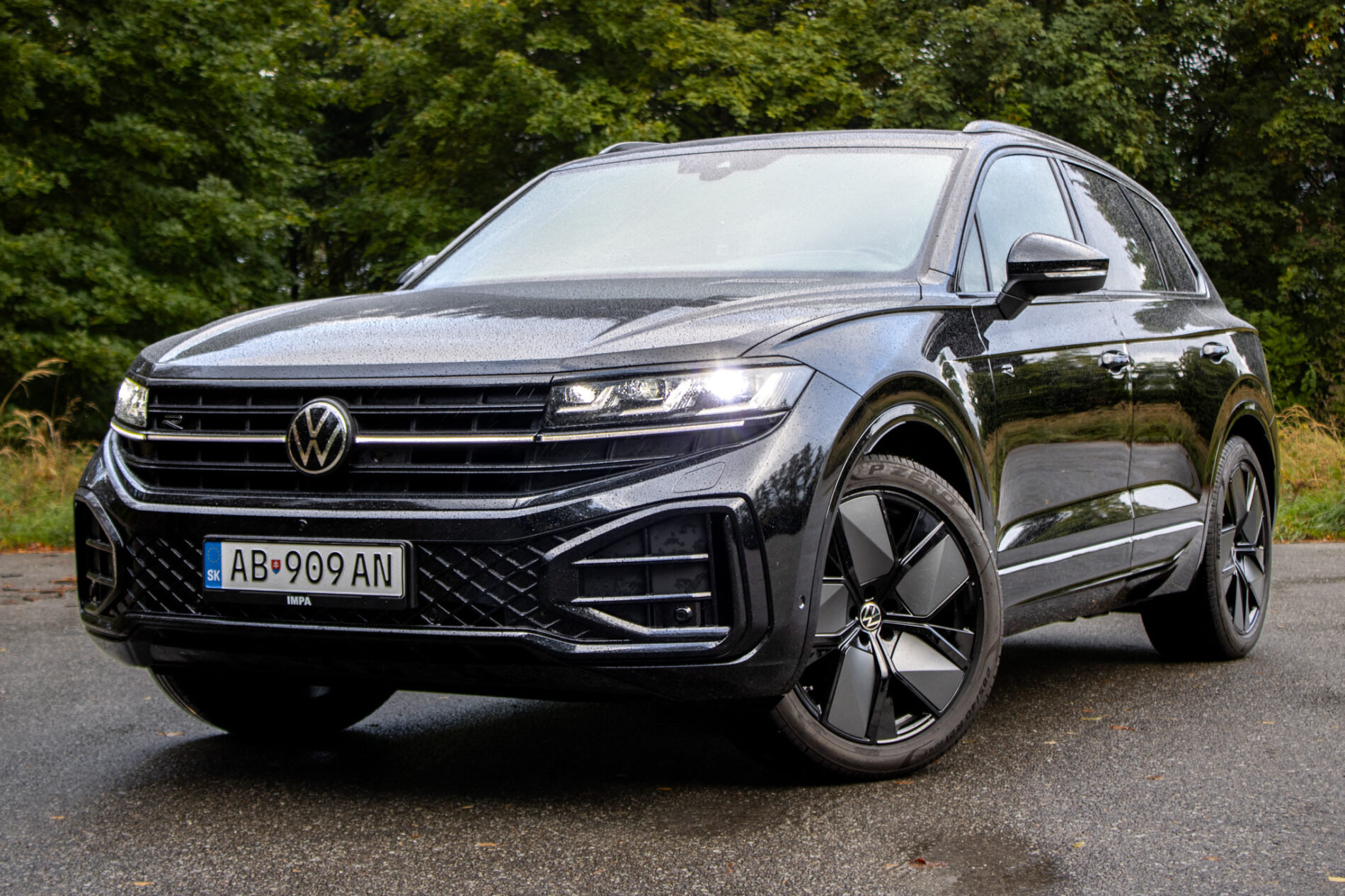 Volkswagen Touareg 3.0 V6 TDI R-Line 4Motion / 210kw / A8 / ZÁRUKA / AJ NA SPLÁTKY / PROTIÚČET