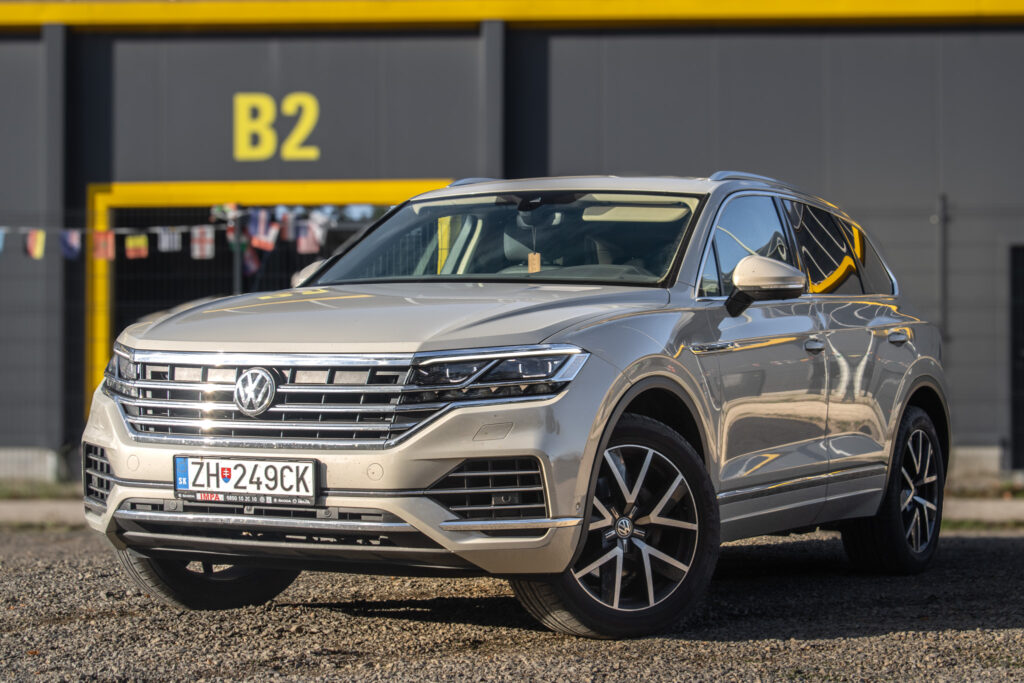 Volkswagen Touareg 3.0 TDI Elegance 4Motion / 170kW / A8 / ZÁRUKA / AJ NA SPLÁTKY / PROTIÚČET