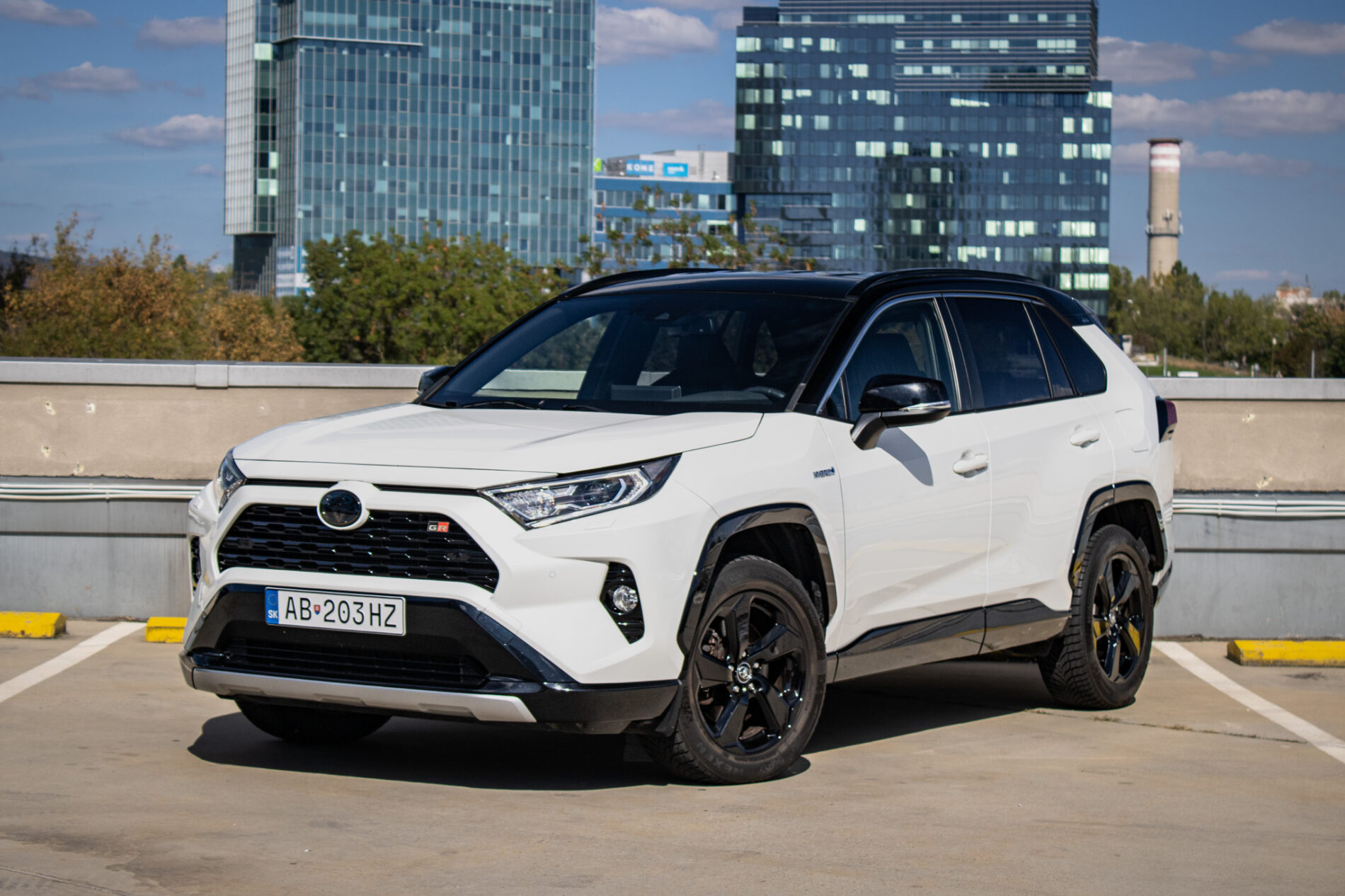Toyota RAV4 2.5 Hybrid e-CVT Selection FWD, 131 kW, A1 / AJ NA SPLÁTKY / PROTIÚČET /