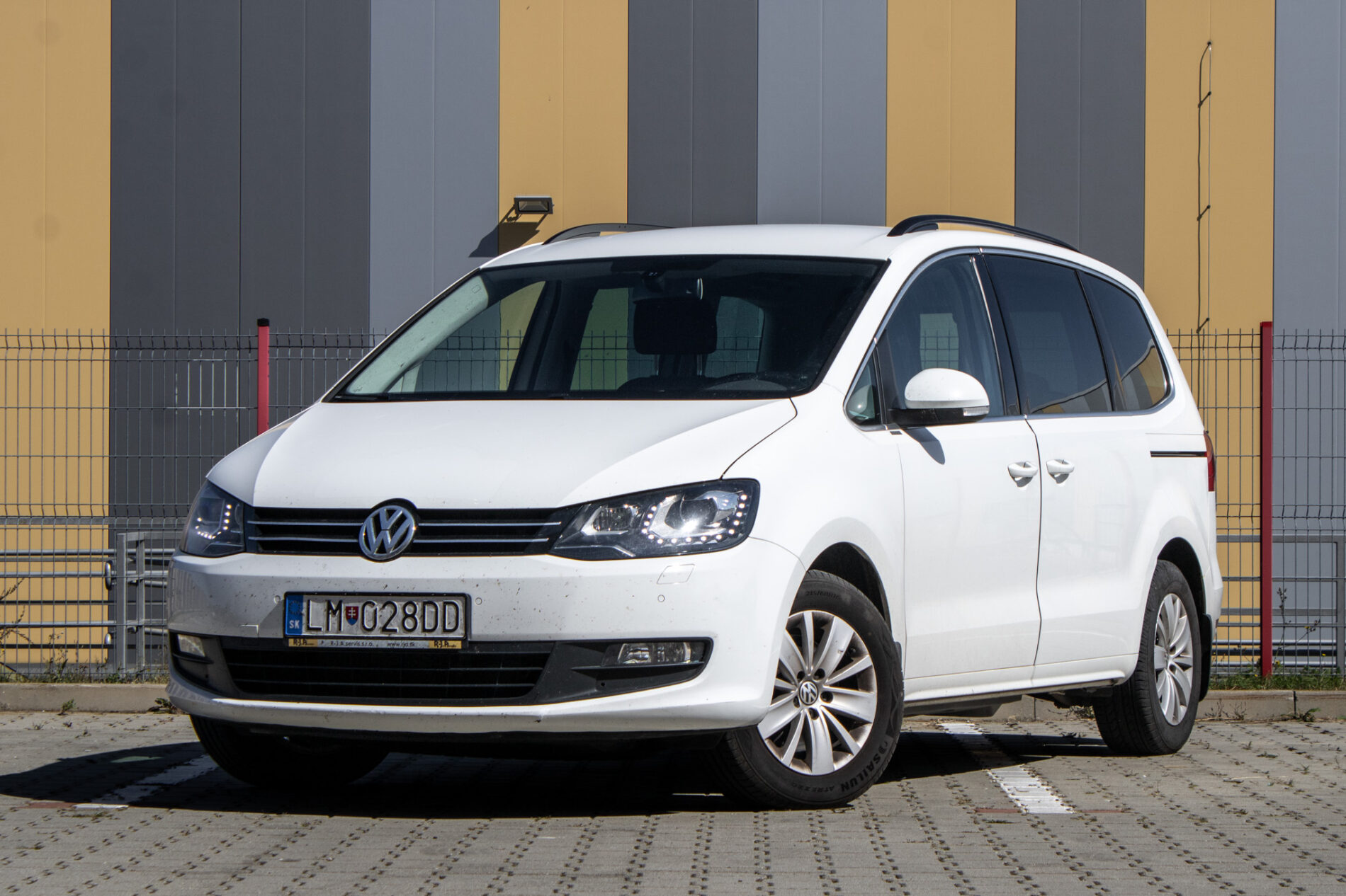 Volkswagen Sharan 2.0 TDI BMT Comfortline / 103kW / M6 / AJ NA SPLÁTKY / PROTIÚČET