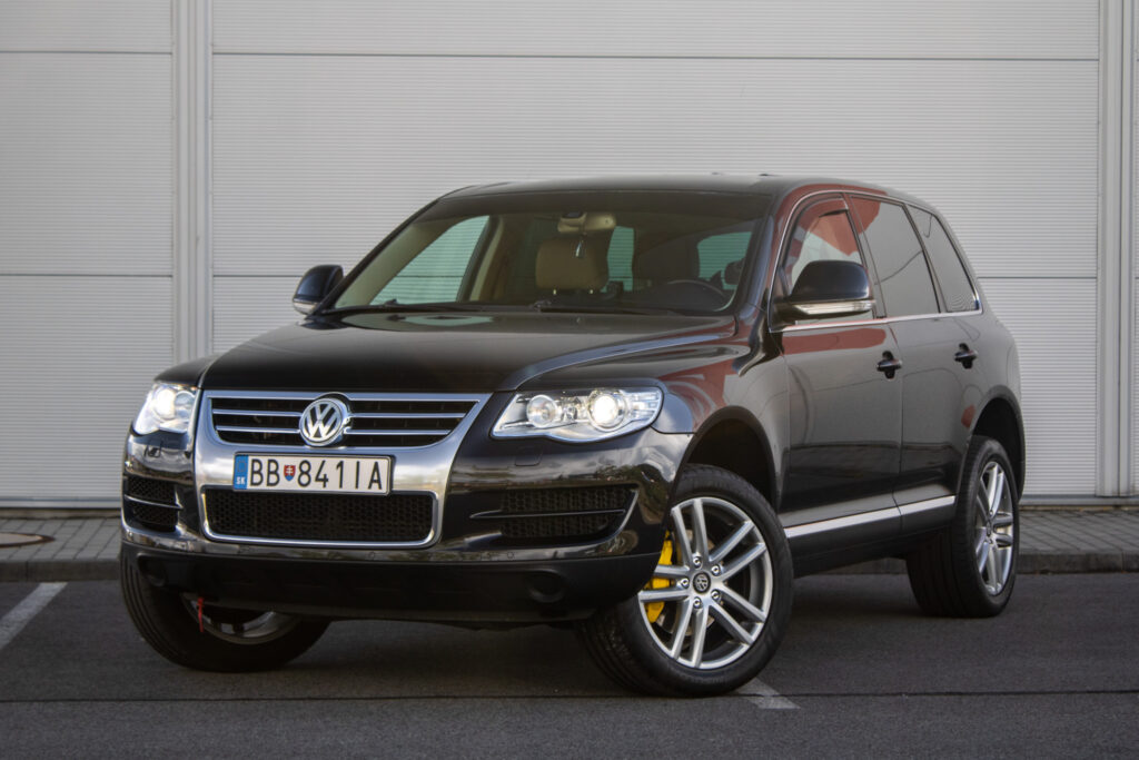 Volkswagen Touareg 3.0 V6 TDI TipTronic / 176kW / A6 / AJ NA SPLÁTKY / PROTIÚČET