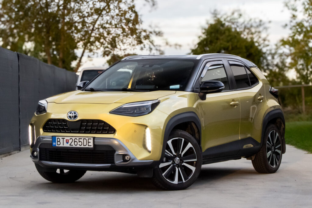 Toyota Yaris Cross 1.5 Hybrid Premiere Edition / 68kW / CVT / ZÁRUKA / AJ NA SPLÁTKY / PROTIÚČE
