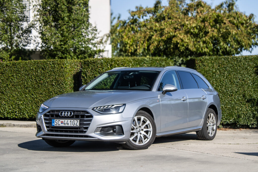 Audi A4 Avant 2020 MHEV S-line 120kW AT/7 / AJ NA SPLÁTKY / PROTIÚČET
