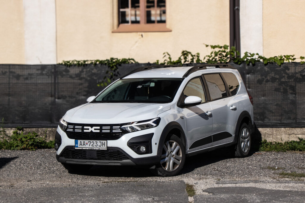 Dacia Jogger 2024 LPG 67kW MT/6 - 7 Miest / AJ NA SPLÁTKY / PROTIÚČET
