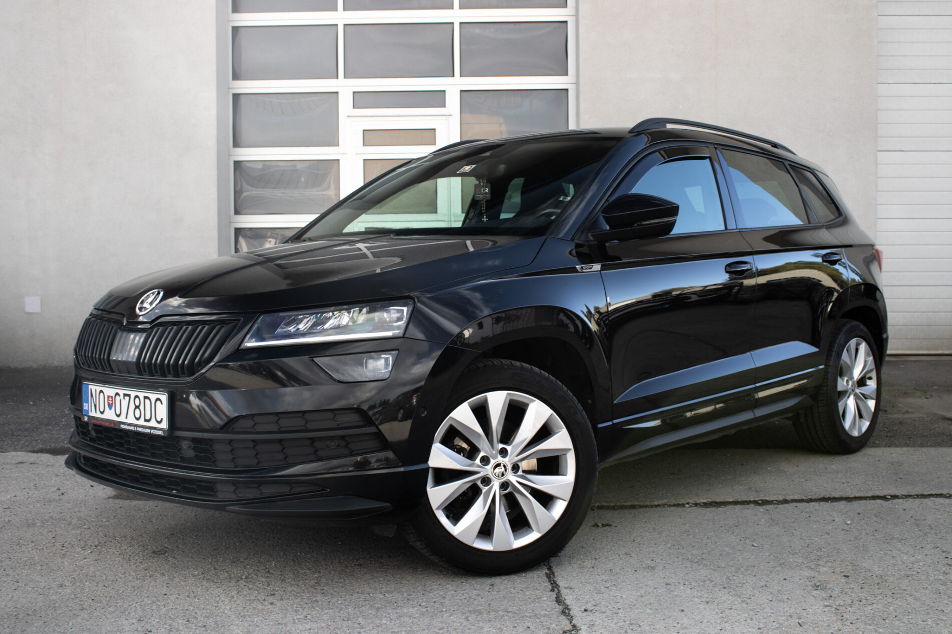 Škoda Karoq 2.0 TDI Sportline 4x4 / 110kW / M6 / ZÁRUKA / AJ NA SPLÁTKY / PROTIÚČET
