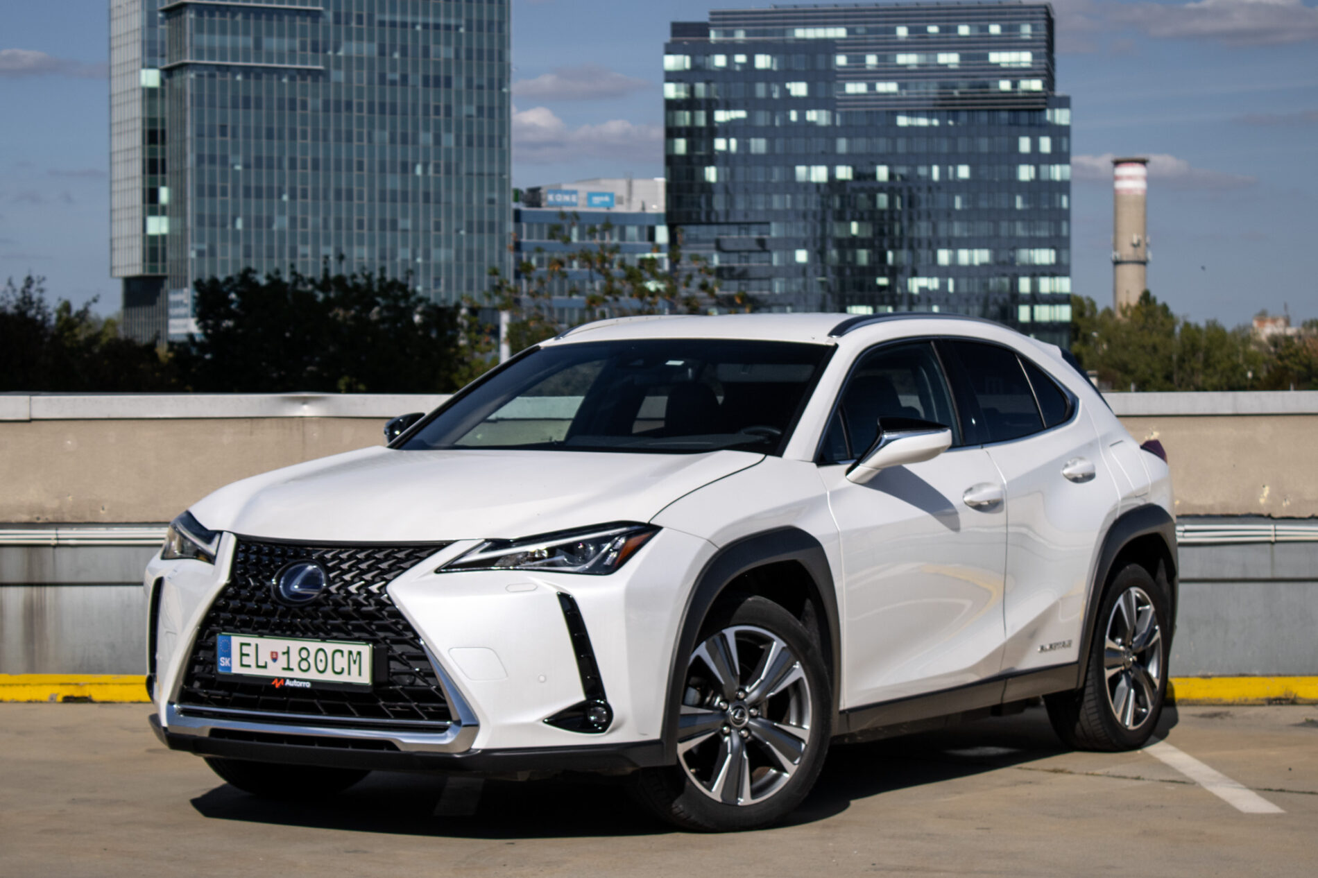 Lexus UX 300e Luxury 54.3 kWh / 150kW / A1 / ZÁRUKA / AJ NA SPLÁTKY / PROTIÚČET